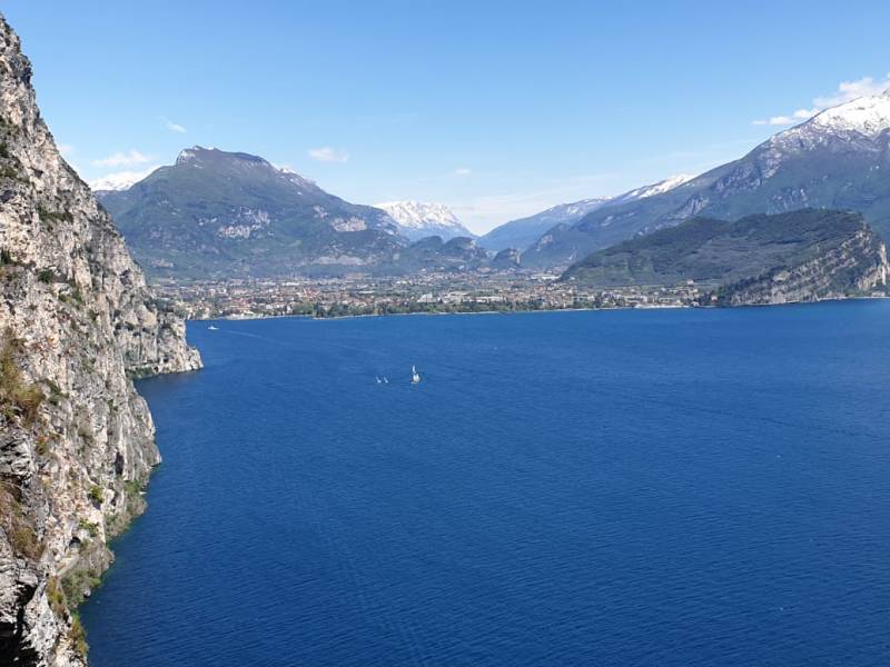 Mit dem 40 PS Motorboot auf dem&nbsp;Gardasee